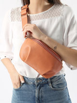 Medium Leather Tradition Belt Bag Etrier Orange tradition ETRA022M-vue-porte