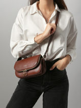 Sac Bandoulière S Tradition Cuir Etrier Marron tradition ETRA059S-vue-porte