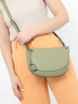 Sac Bandoulire M Tradition Cuir Etrier Vert tradition EHER024M-vue-porte